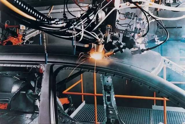 鈑金加工中的激光焊接到底是什么？-鈑金加工珠海機箱機柜設(shè)備外殼激光切割中山銘偌金屬制品有限公司